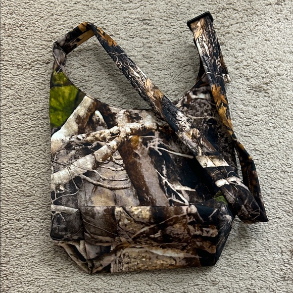 Baggu Photo Forest Small Nylon Sling Bag - Picture 3 of 3